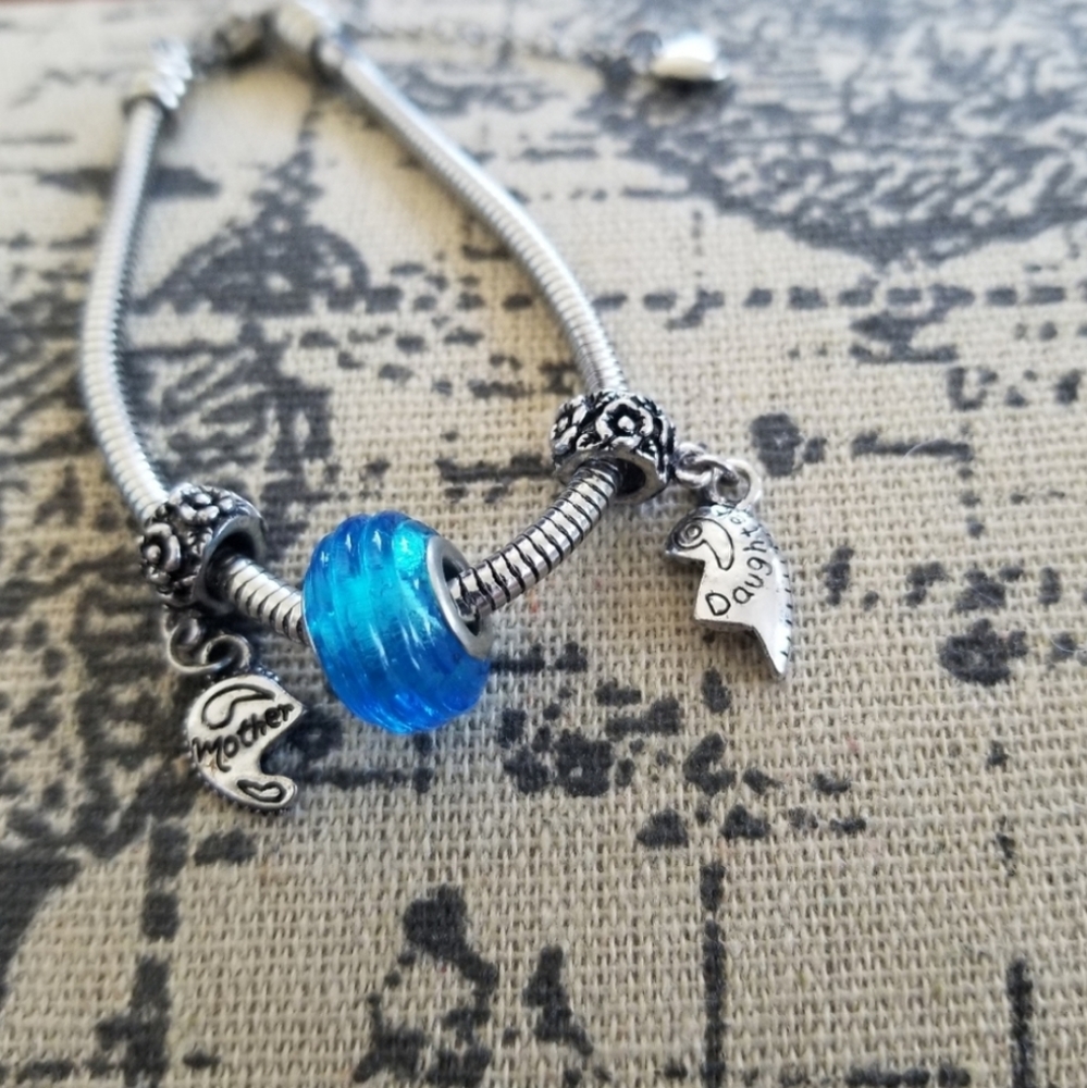 Mother daughter charm bracelet - Picture 8 of 8